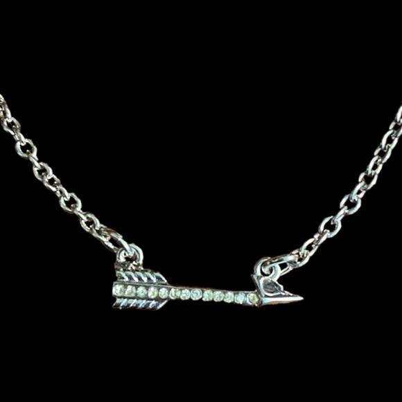 NIB Lia Sophia Simple Crystal ArrowNecklace Size 16" - 18" long - Picture 1 of 5